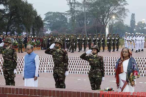 জাতীয় স্মৃতিসৌধে রাষ্ট্রপতি-প্রধানমন্ত্রীর শ্রদ্ধা