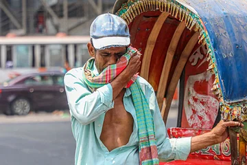 ঢাকায় গরমে কষ্টের দিন বেড়েছে ৩ গুণ